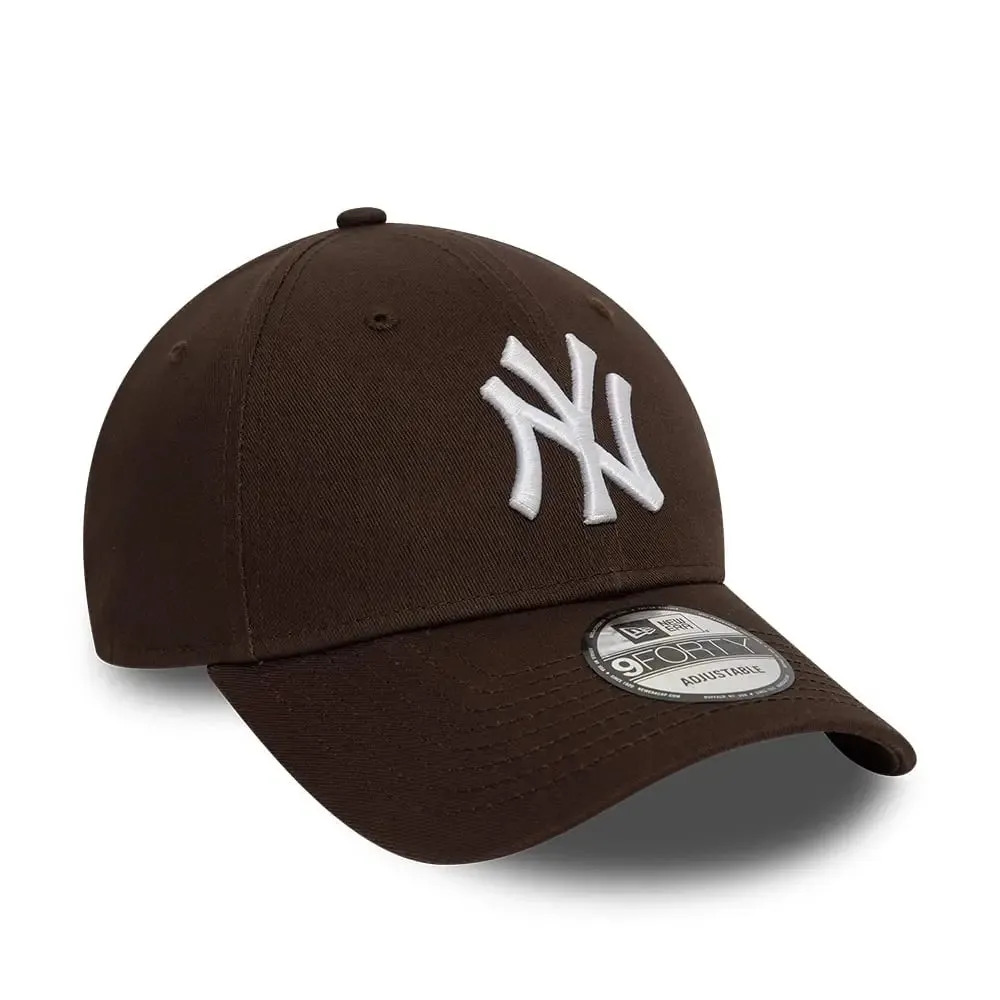 New York Yankees League Essential Dark Brown 9Forty Adjustable Cap