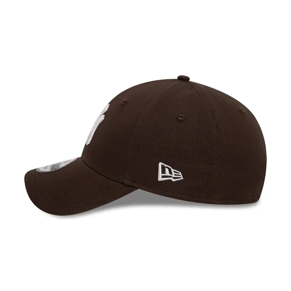 New York Yankees League Essential Dark Brown 9Forty Adjustable Cap