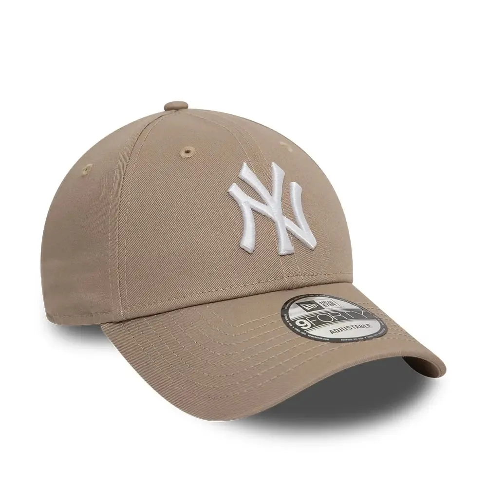 New York Yankees League Essential Pastel Brown 9Forty Adjustable Cap