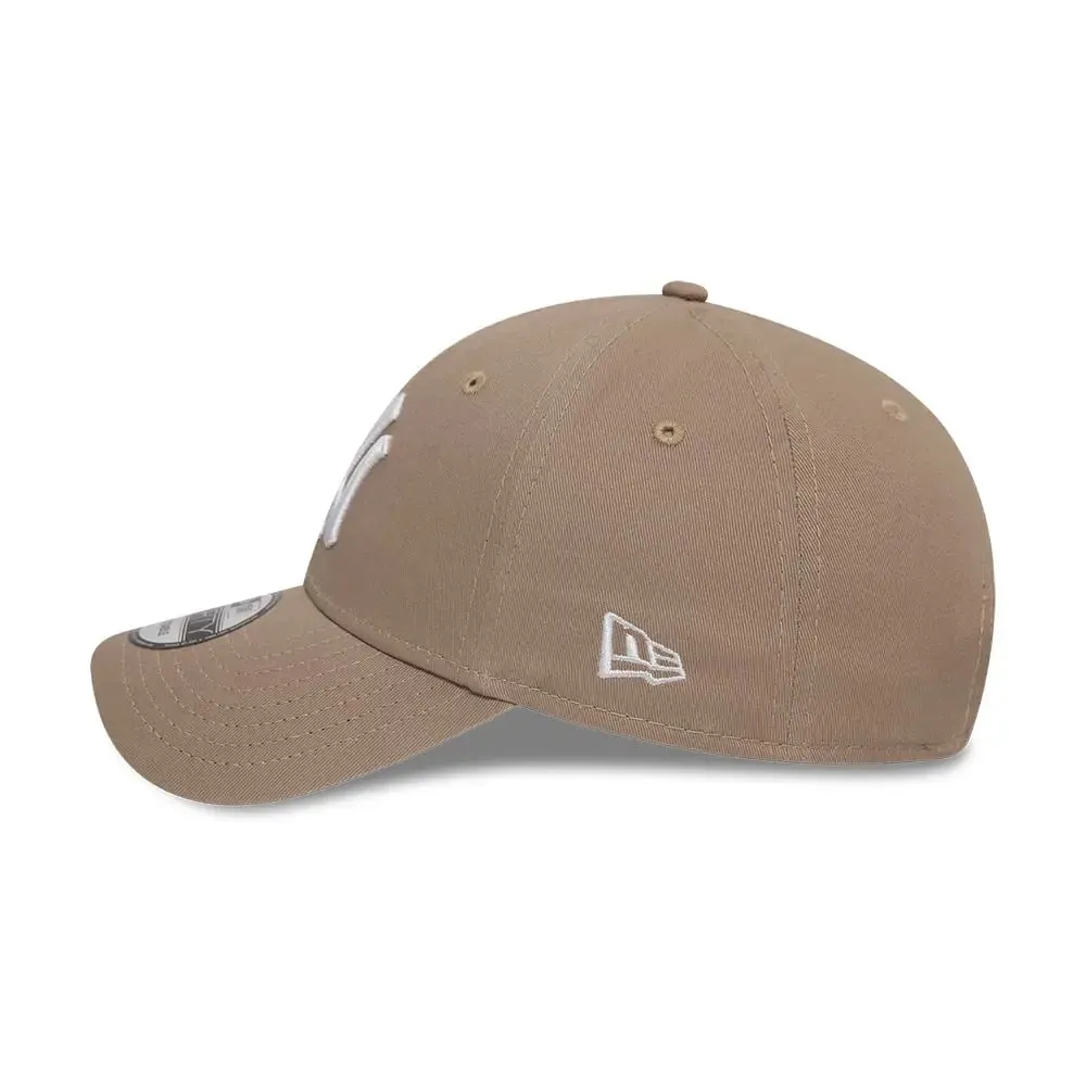 New York Yankees League Essential Pastel Brown 9Forty Adjustable Cap