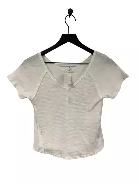 Top Short Sleeve Basic By Clothes Mentor  Size: L